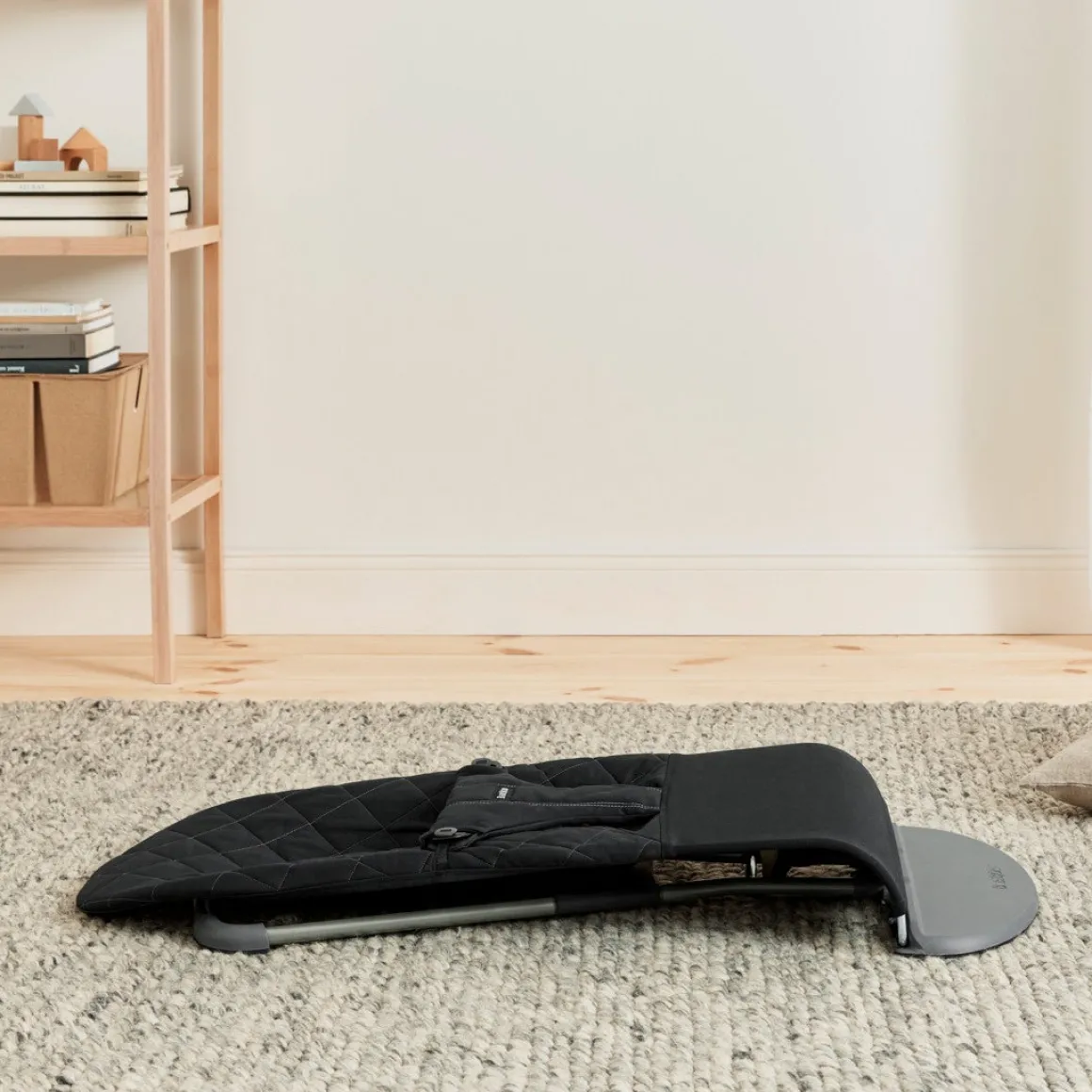 BabyBjörn Bliss Skråstol Woven Classic Quilt, Sort