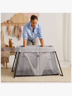 BabyBjörn Light Weekendseng, Silver inkl Overtrækslagen