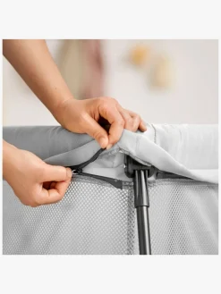 BabyBjörn Light Weekendseng, Silver inkl Overtrækslagen