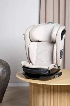 Beemoo Reform ISOFIX Autostol inkl. Beemoo 3-i-1 Sædebeskytter, Oat/Black