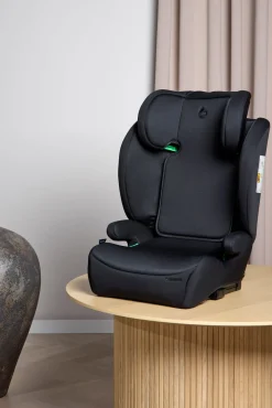 Beemoo Ride i-Size Autostol ISOFIX inkl. Beemoo Deluxe Sædebeskytter med Opbevaring, Black Stone