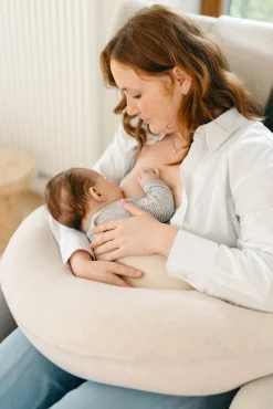 Doomoo  Amme- & Graviditetspude Buddy, Melerad Sand