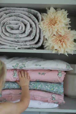 Elsa Beskow Blomsterfesten Sengesæt 70 x 80 Tremmeseng, Sandfarvet