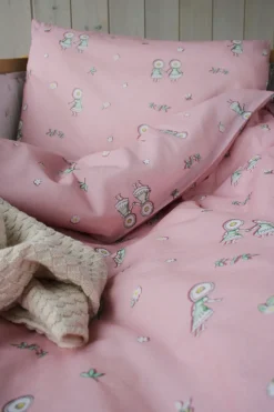 Elsa Beskow Blomsterfesten Sengesæt 100 x 130 Tremmeseng, Pink