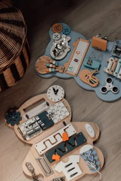 Hemmingsen Kids Mini Aktivitetstavle med Spilledåse