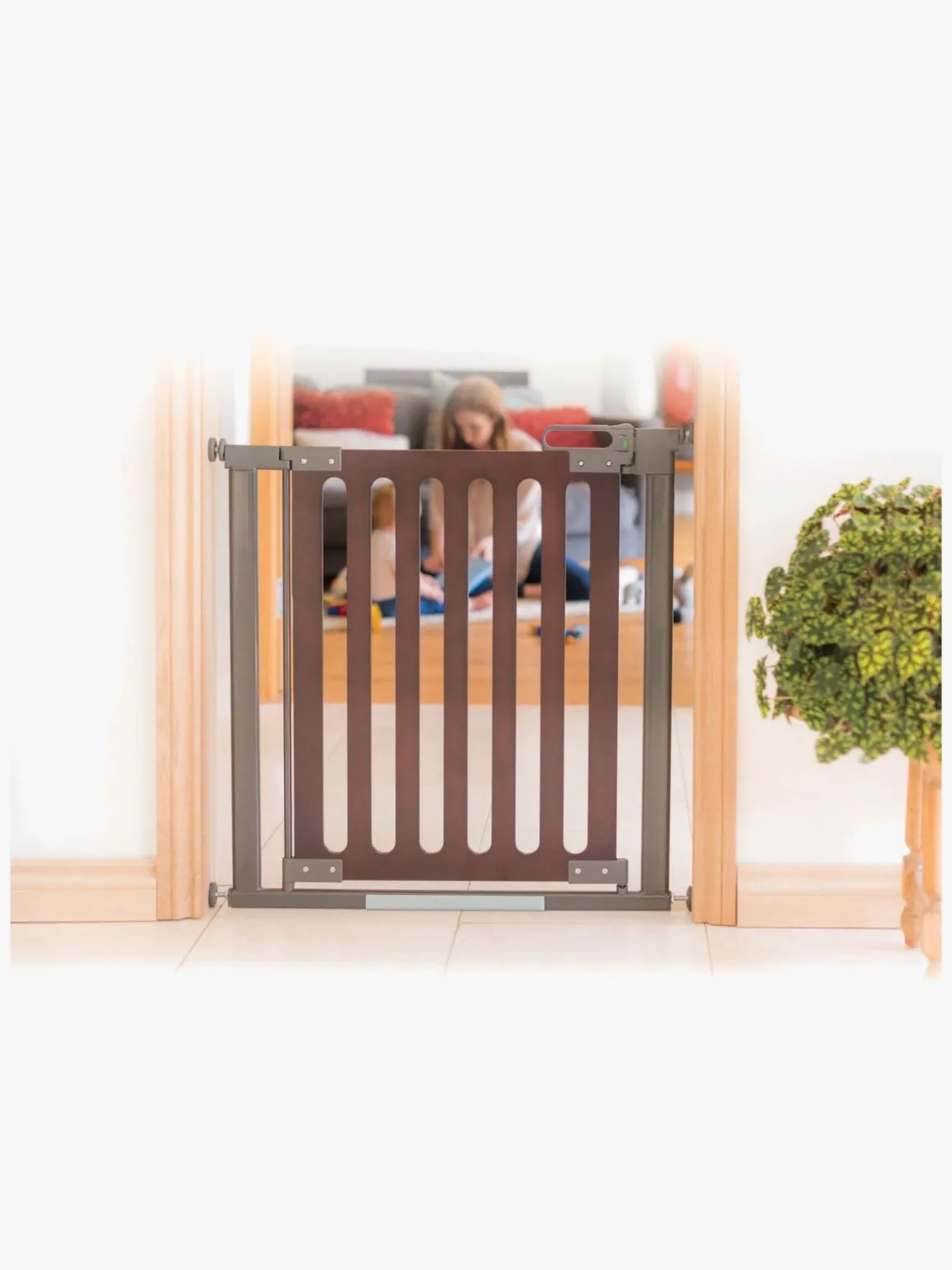 Safe & Care SafeGate Wood Pressure Fit Sikkerhedsgitter, Brun