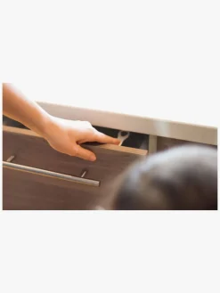 Safe & Care SureCatch Selvklæbende Lås til Øverste Skuffe, Hvid