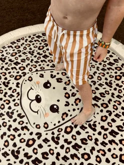 Swim Essentials Sprinkler Legetæppe, Safari Chique Beige
