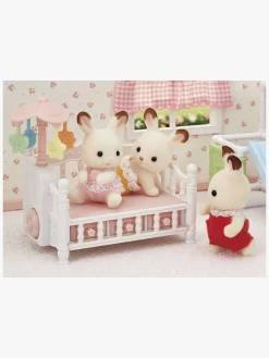 Sylvanian Families Legesæt Tremmeseng med Uro
