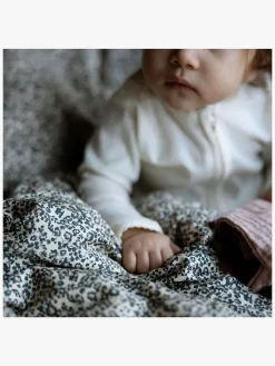 That's Mine Levi Sengesæt Tremmeseng 100x130, Flores Sandshell/Blue